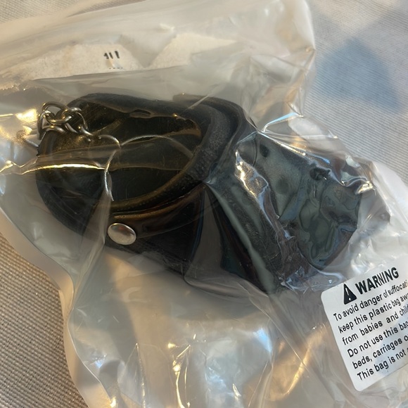 NEW croc clog style bag charm key chain BLACK - Picture 4 of 4